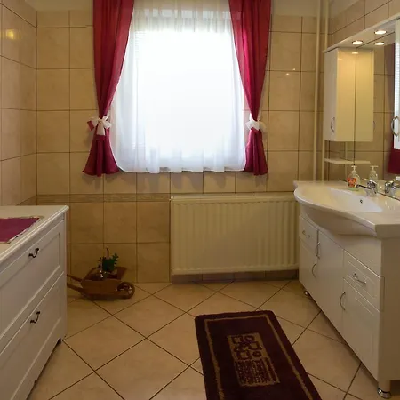 Prenocisca Jezero Gorenje Jezero