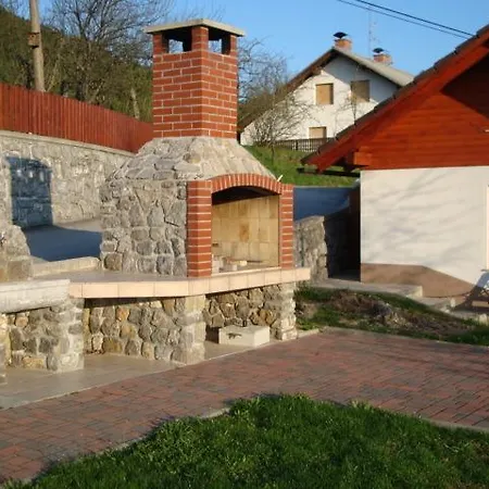 Prenocisca Jezero Gorenje Jezero