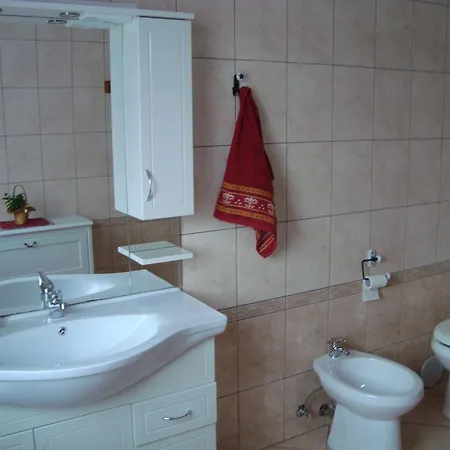 Prenocisca Jezero Gorenje Jezero