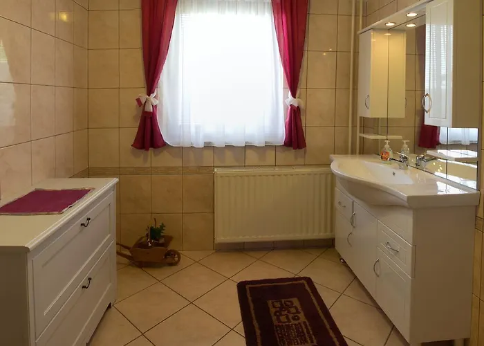 Prenocisca Jezero Gorenje Jezero