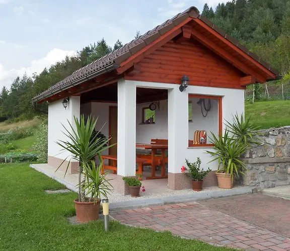 Prenocisca Jezero Gorenje Jezero