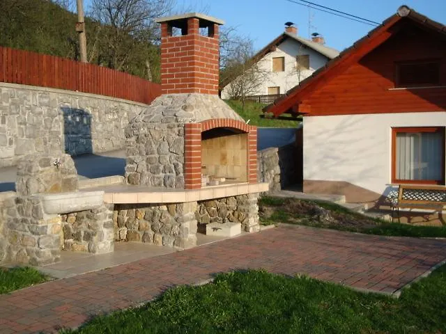 Prenocisca Jezero Gorenje Jezero